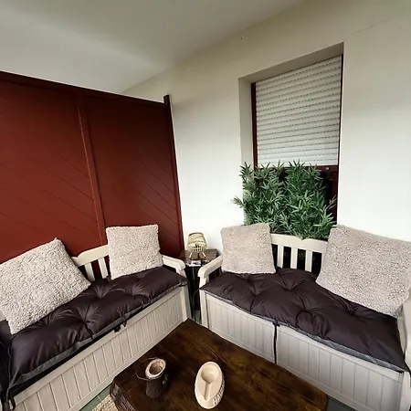 Luzea, Domaine Iratzia Apartman *